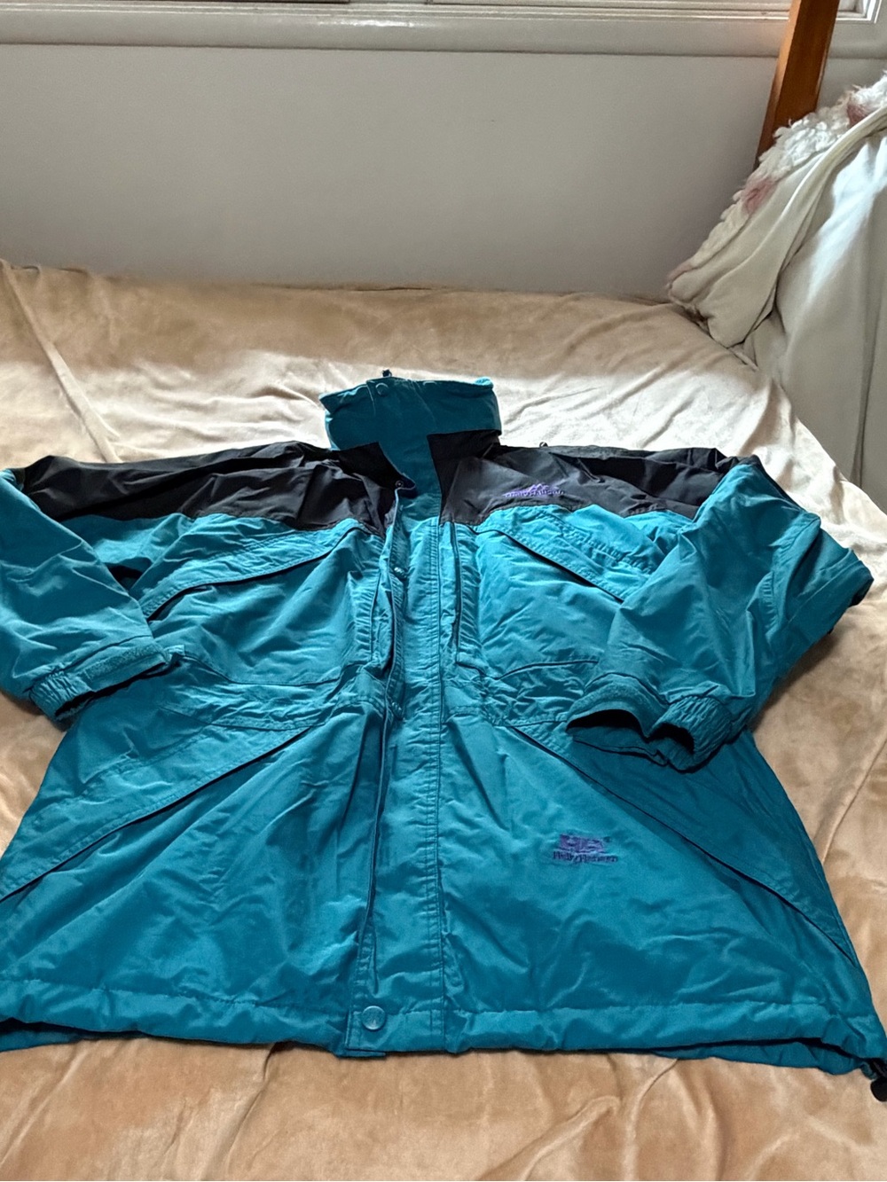 Vintage Helly Hansen Tech Teal and Black Waterproof Ski Jacket Men’s M Women’s L